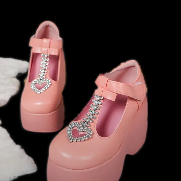 Woman's size 9 pink platform shoes with rhinestone heart embellishments - Picture 7 of 10